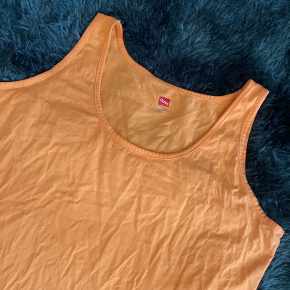 Peach tank top - Picture 3 of 17